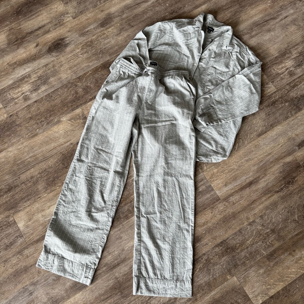 GAP Poplin Cotton Pajama Set - Long-Sleeve and Pull-On Pants White Pinstripe - Picture 5 of 7
